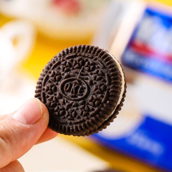 H852bdd16d3fc42ebbf1dc5295a56c8e8o.jpg Chocolate Cream Filled Cookies